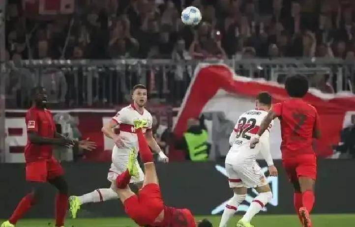 爱游戏-斯图加特球队力挫强手，夺得胜利