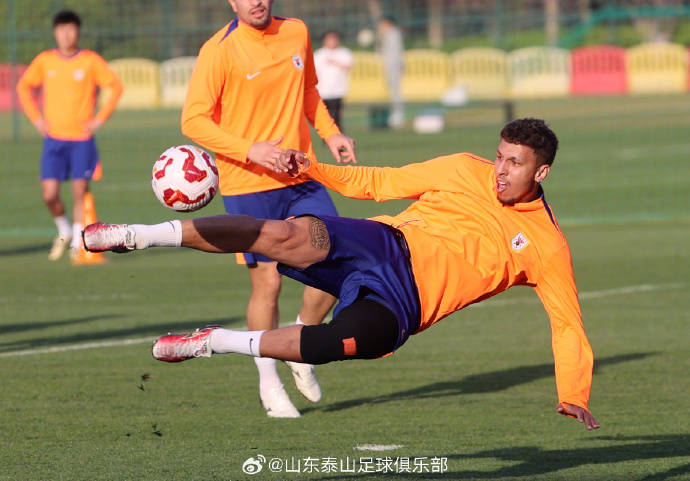 中超豪门对决,实力碰撞激烈不容错过的简单介绍 中超豪门对决,实力碰撞激烈不容错过的简单介绍