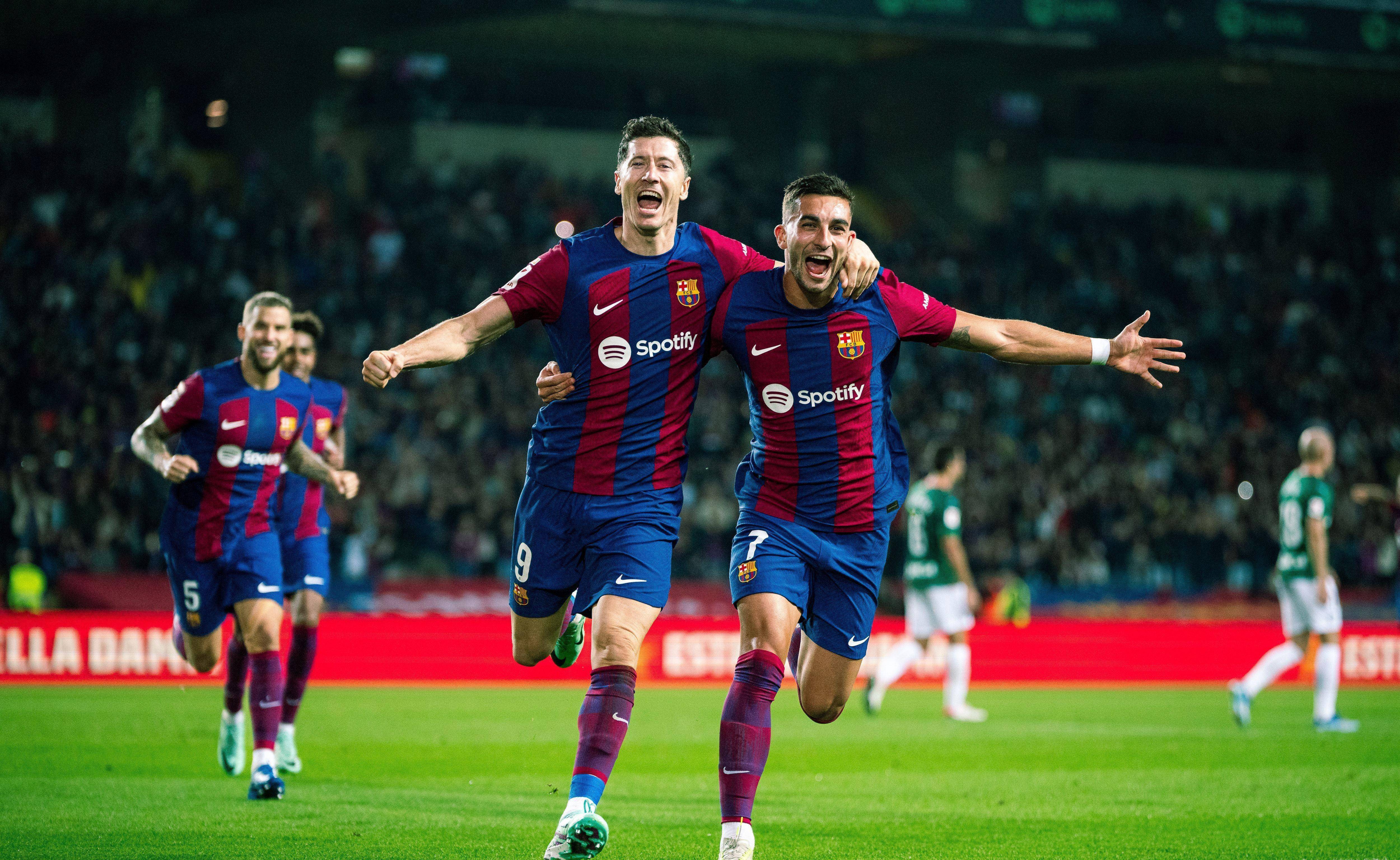 巴黎3-0大胜巴萨,晋级欧冠四强 巴黎3-0大胜巴萨,晋级欧冠四强