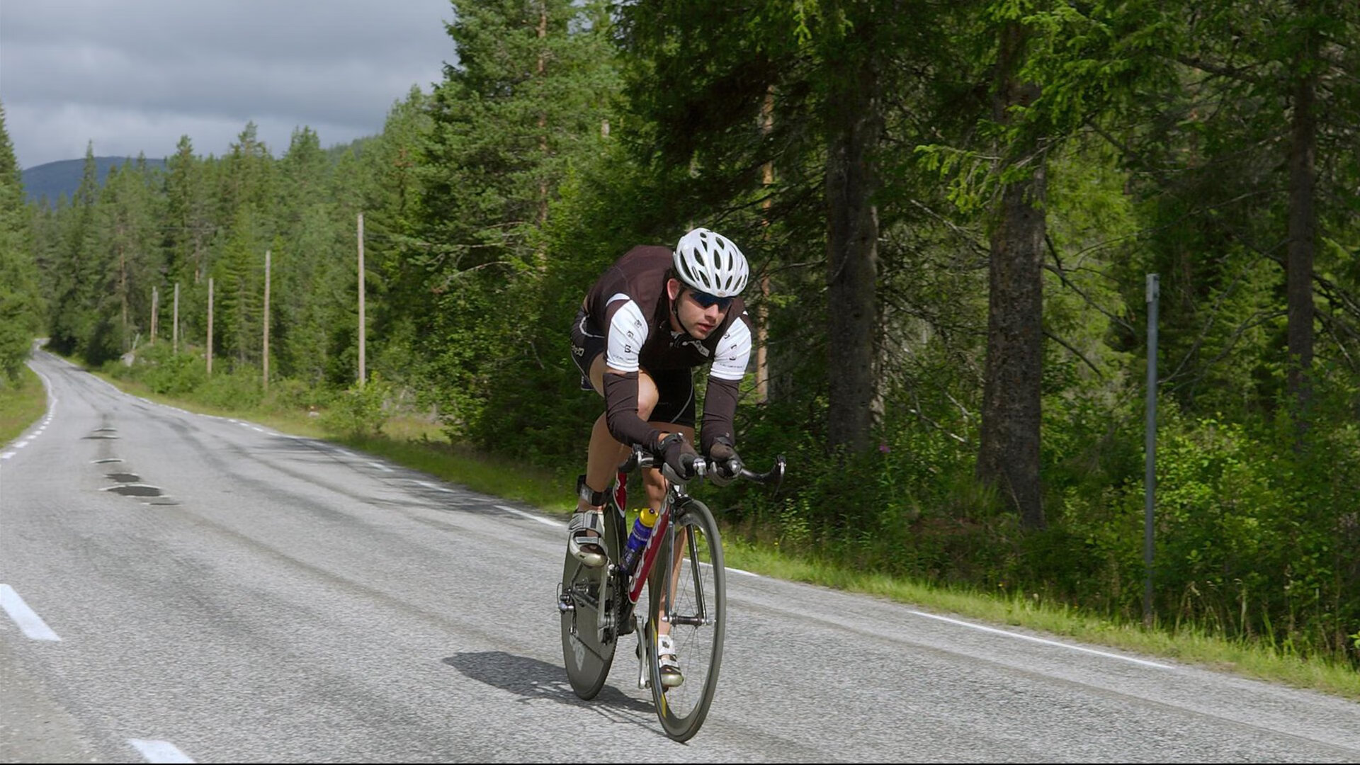 AYX官方直播-武切维奇展现巨星价值，雷霆强压上海队