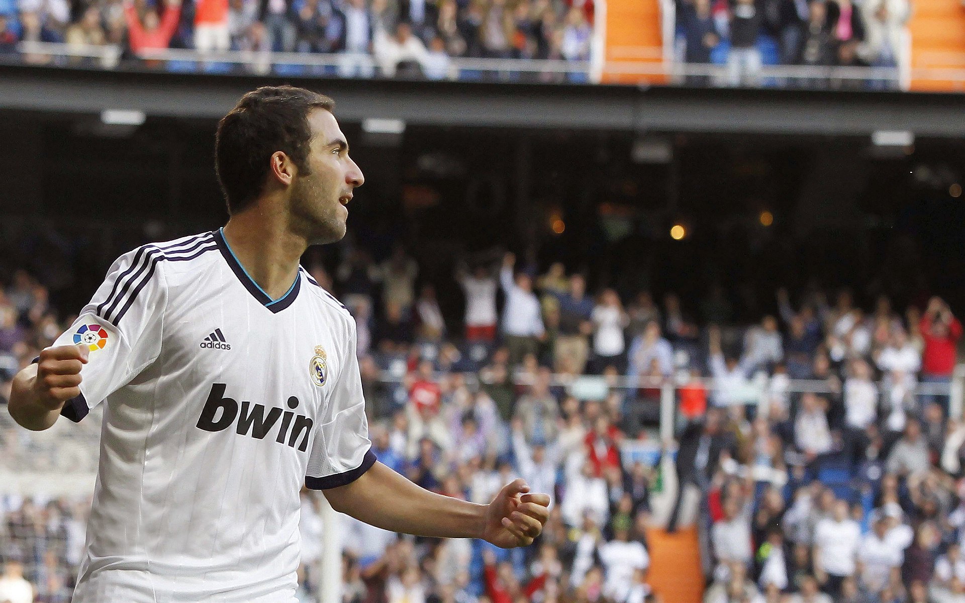 赛道风云，梅赛德斯强势回归，维斯塔潘惊艳四座