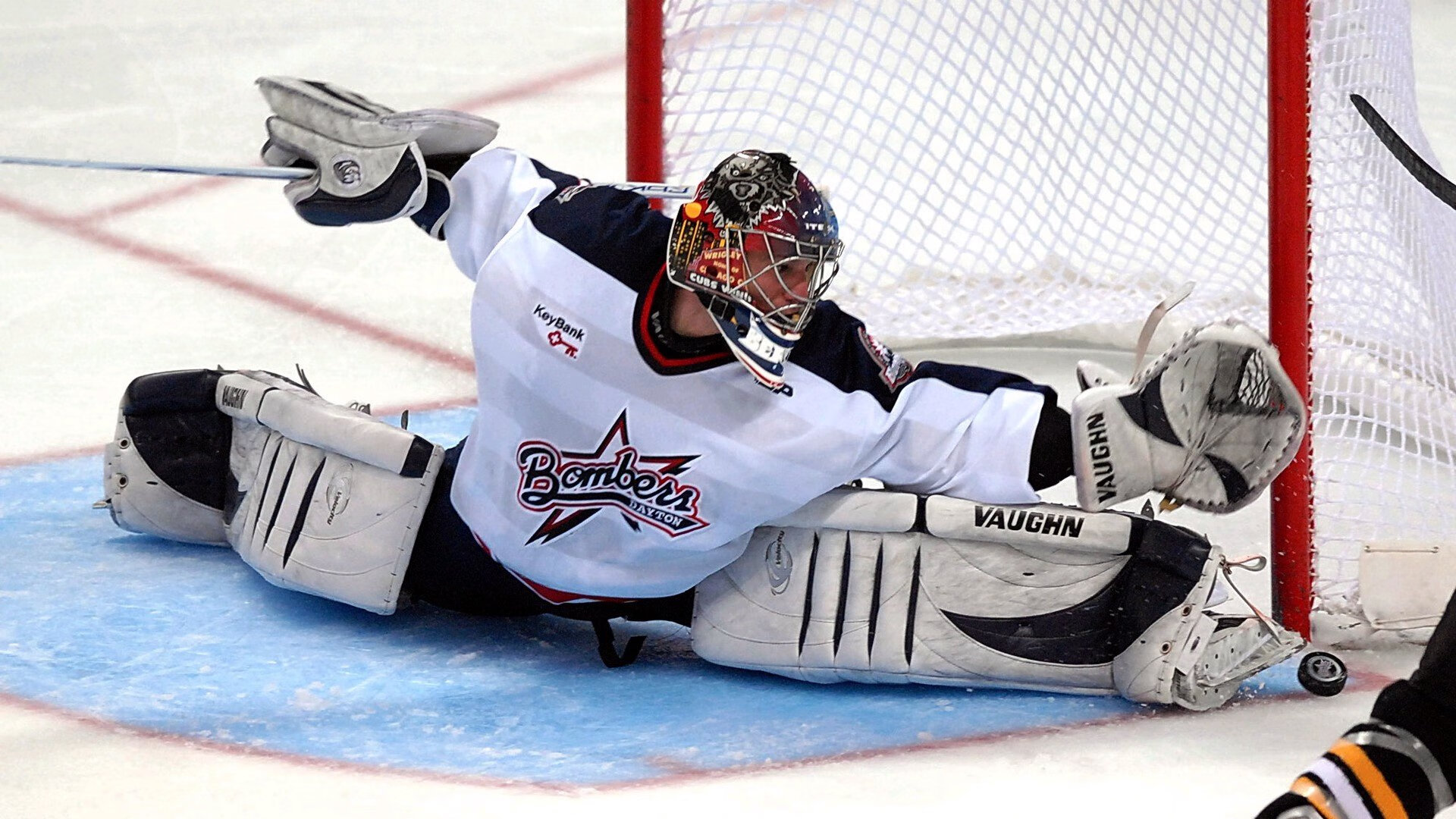 赛道上的逆袭，索伯鏖战法拉利，塞恩斯惊艳四座